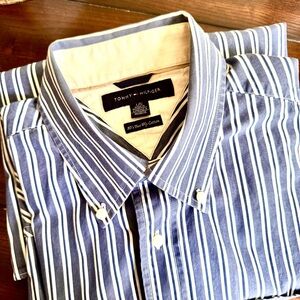 Tommy Hilfiger Men’s Blue White Striped Button Down Shirt Large